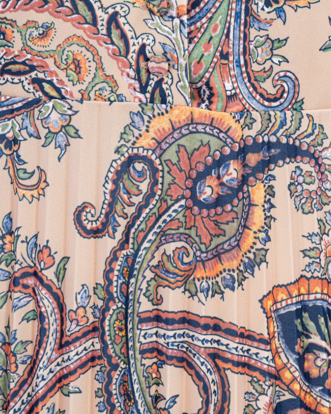 shop ETRO Saldi Abito: Etro abito chemisier in jersey lucido midi con gonna plissettata e decorato da una stampa all over con motivi Paisley ramage.
Esterno: 100% poliestere.
Fodera: 100% poliestere.
Vestibilità con vita alta aderente e gonna plissetta ampia.
Colletto a camicia.
Chiusura superiore con bottoncini.
Maniche lunghe.
Fabbricato in Italia.. 11628 5097-0800 number 944832